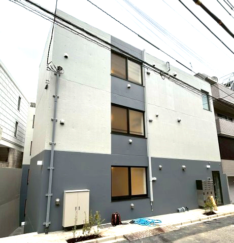 1LDK Mansion in Shinjuku, Tokyo - Image 1