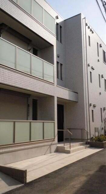 1LDK Mansion in Shinjuku, Tokyo - Image 1