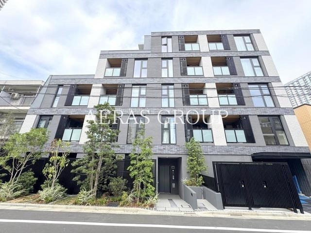 1LDK Mansion in Shinjuku, Tokyo - Image 1