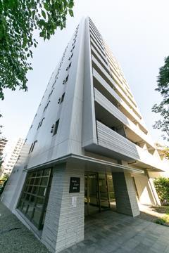 1LDK Mansion in Shinjuku, Tokyo - Image 1
