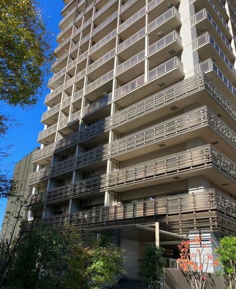 1LDK Mansion in Shinjuku, Tokyo - Image 1