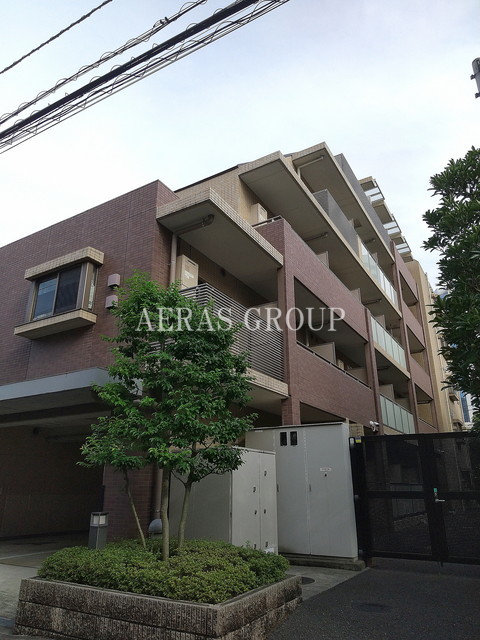 1LDK Mansion in Shinjuku, Tokyo - Image 1