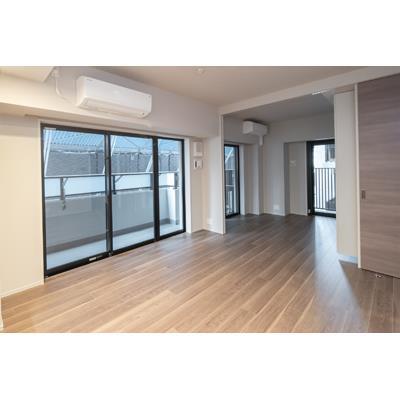 1LDK Mansion in Shinjuku, Tokyo - Image 1