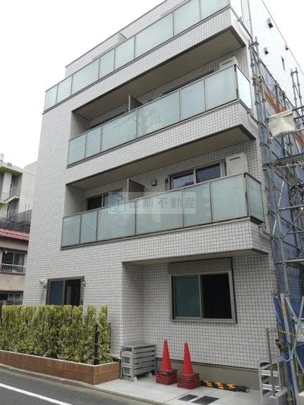 1LDK Mansion in Shinjuku, Tokyo - Image 1