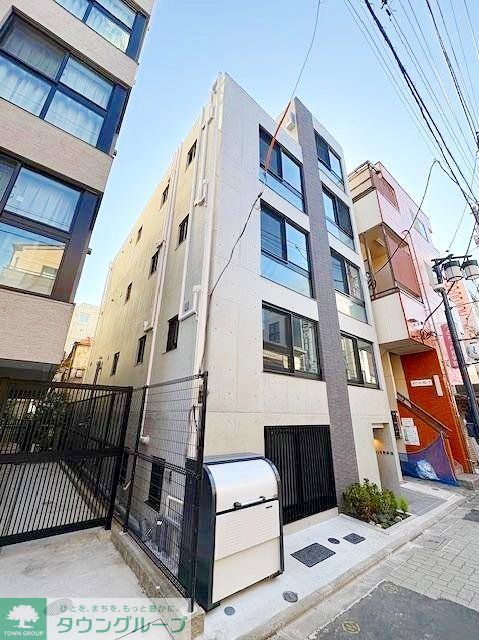 1LDK Mansion in Suginami, Tokyo - Image 1