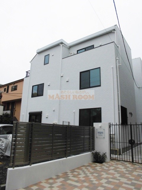 1LDK Mansion in Suginami, Tokyo - Image 1