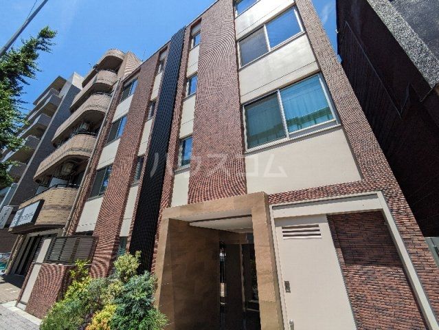 1LDK Mansion in Suginami, Tokyo - Image 1