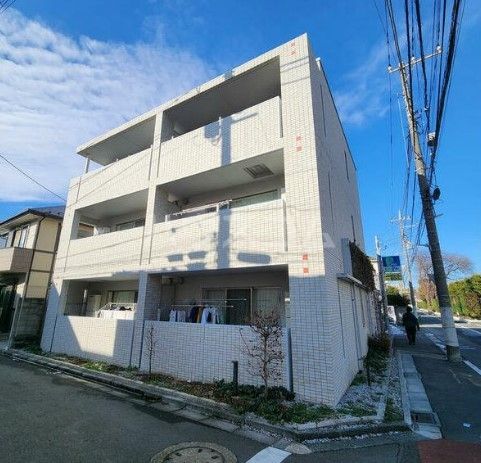1LDK Mansion in Suginami, Tokyo - Image 1