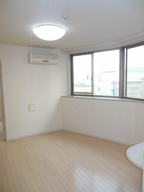 1LDK Mansion in Toshima, Tokyo — photo 3 of 3