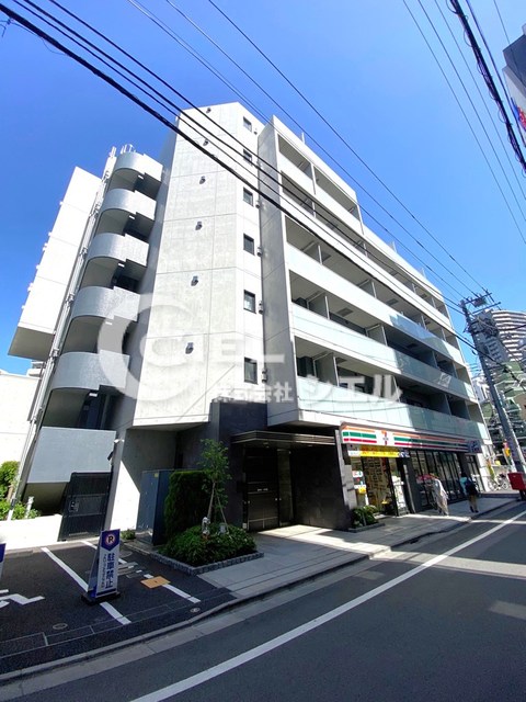 1LDK Mansion in Toshima, Tokyo - Image 1