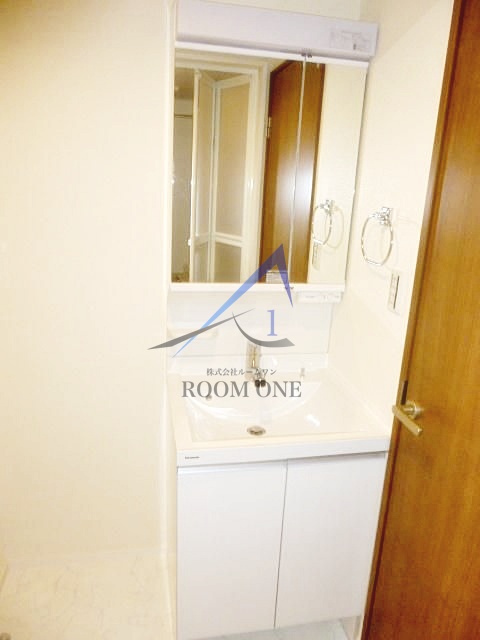 1LDK Mansion in Toshima, Tokyo - Image 1