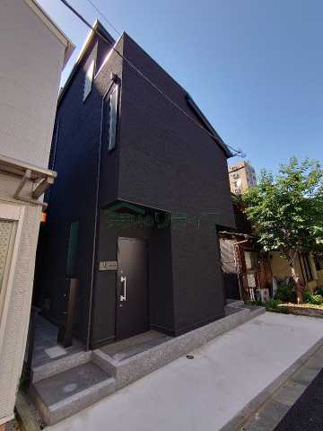 1SLDK Apartment in Shinjuku, Tokyo - Image 1