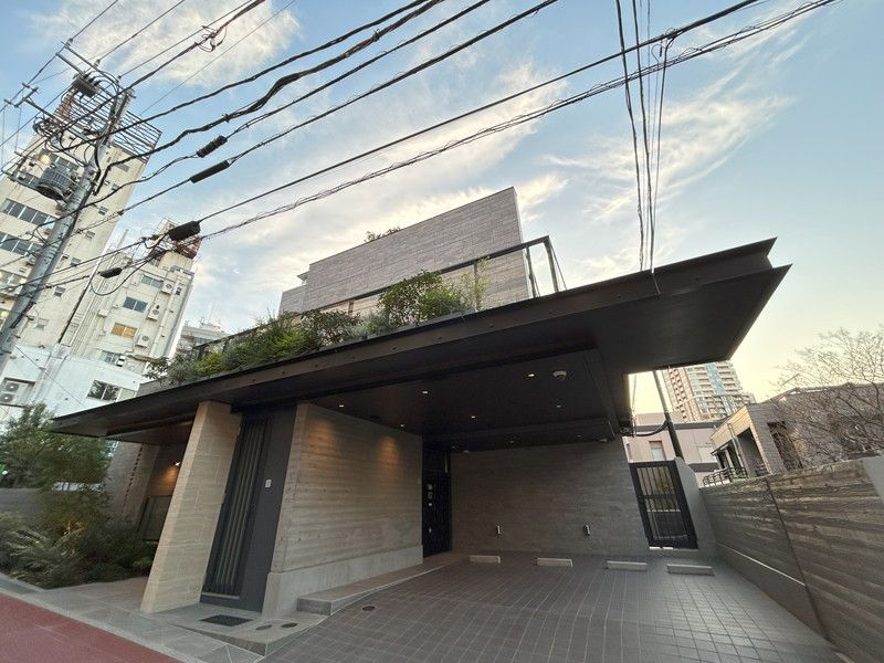 1SLDK Mansion in Meguro, Tokyo - Image 1