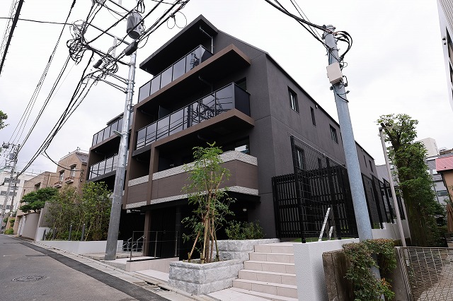 1SLDK Mansion in Meguro, Tokyo - Image 1