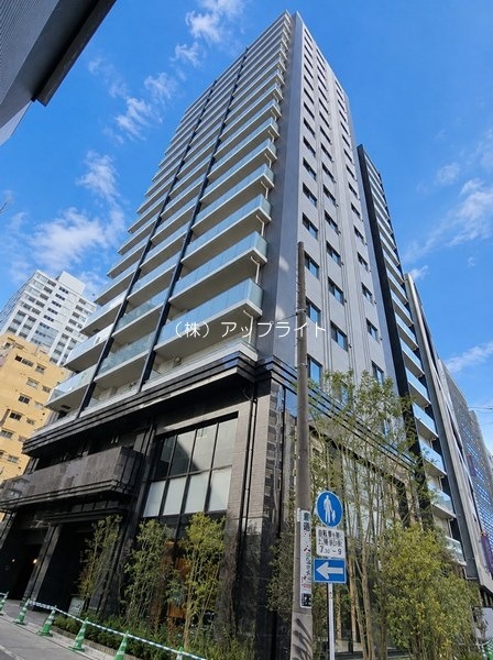 1SLDK Mansion in Shinjuku, Tokyo - Image 1