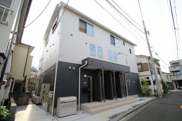 2DK Apartment in Shibuya, Tokyo - Image 1