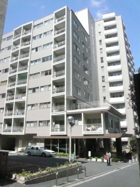 2DK Mansion in Chiyoda, Tokyo