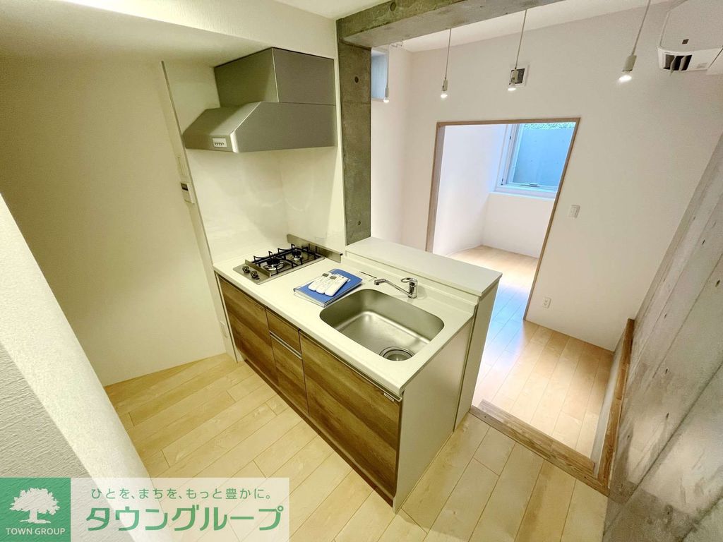 2DK Mansion in Meguro, Tokyo — photo 3 of 3