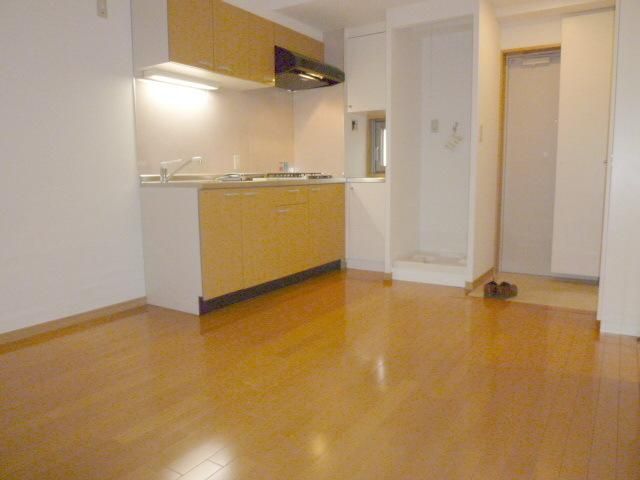 2DK Mansion in Setagaya, Tokyo — photo 3 of 3