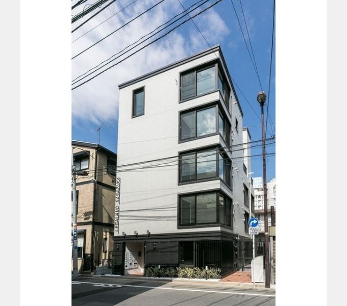 2DK Mansion in Shibuya, Tokyo - Image 1