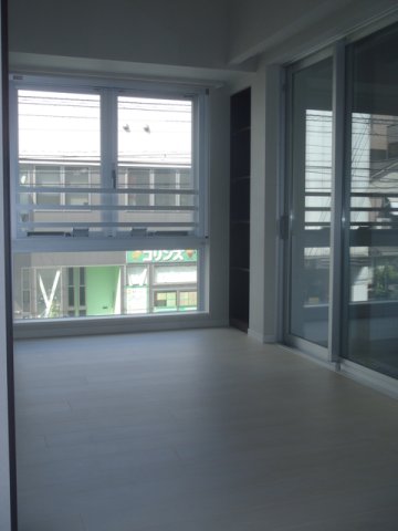 2DK Mansion in Shinjuku, Tokyo — photo 3 of 3