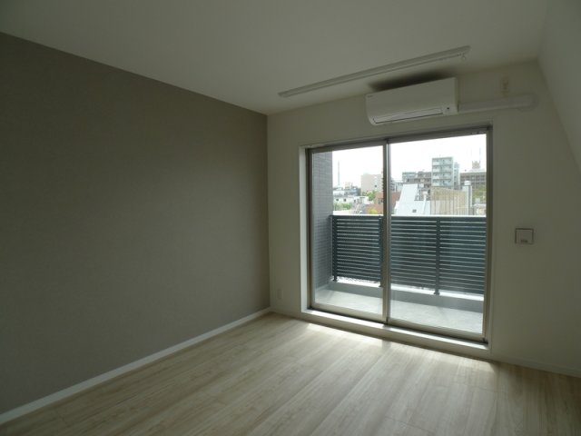 2K Mansion in Shinjuku, Tokyo — photo 3 of 3