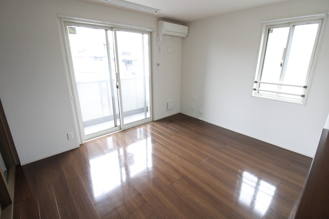 2LDK Apartment in Nakahara-ku, Kawasaki, Kanagawa — photo 3 of 3