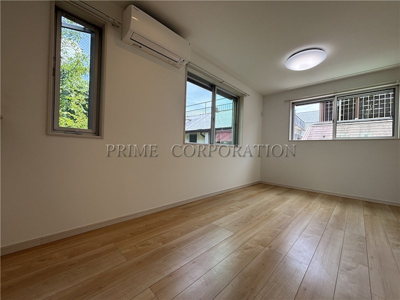 2LDK Apartment in Nakano, Tokyo — photo 3 of 3