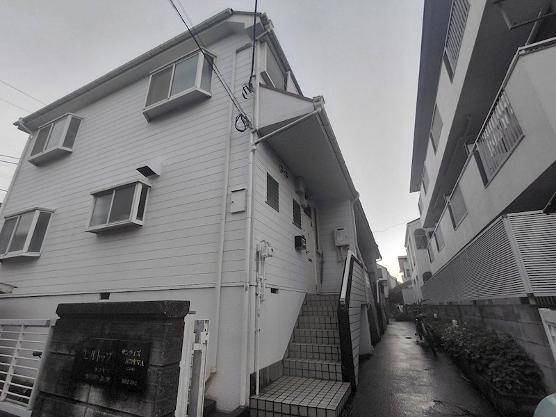 2LDK Apartment in Nakano, Tokyo - Image 1
