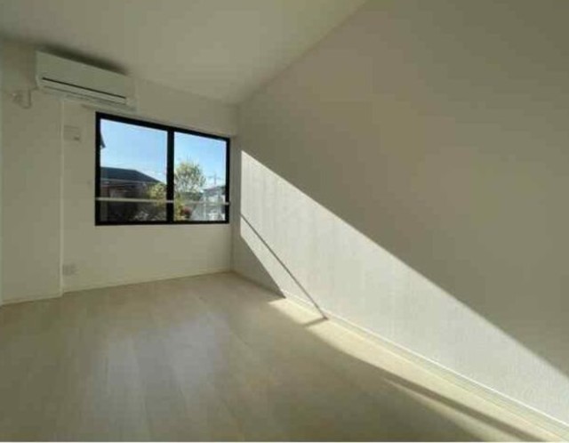 2LDK Apartment in Suginami, Tokyo — photo 3 of 3
