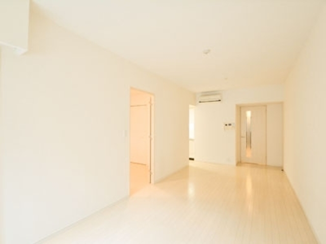 2LDK Mansion in Chiyoda, Tokyo — photo 3 of 3