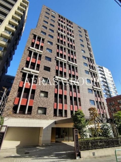 2LDK Mansion in Chiyoda, Tokyo