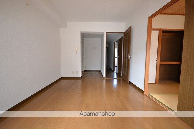 2LDK Mansion in Kagoshima, Kagoshima — photo 3 of 3