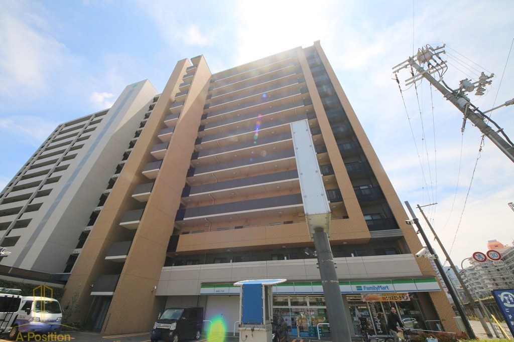 2LDK Mansion in Kita-ku, Osaka - Image 1