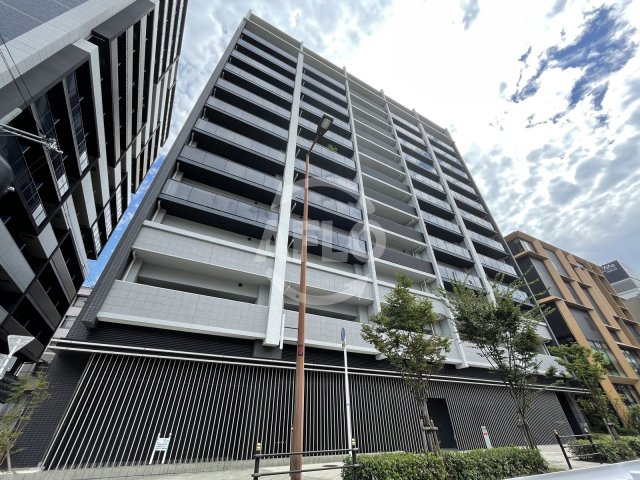 2LDK Mansion in Kita-ku, Osaka - Image 1