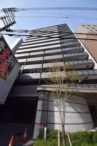 2LDK Mansion in Kita-ku, Osaka - Image 1