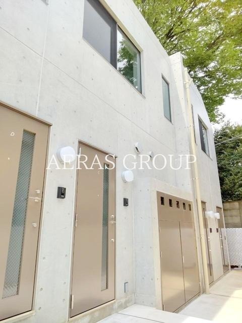 2LDK Mansion in Meguro, Tokyo - Image 1