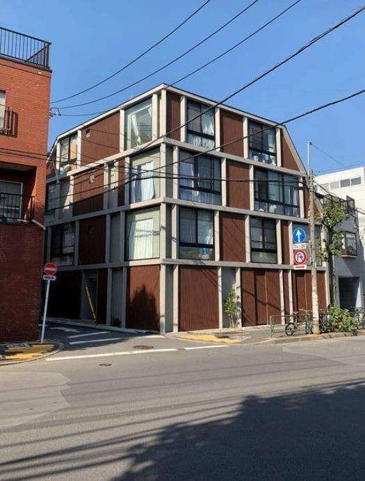 2LDK Mansion in Meguro, Tokyo - Image 1