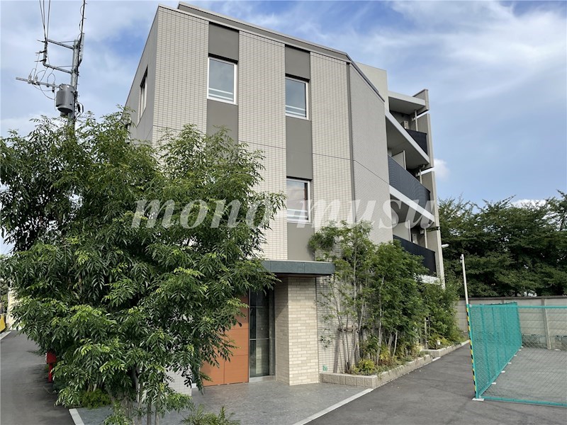 2LDK Mansion in Meguro, Tokyo - Image 1