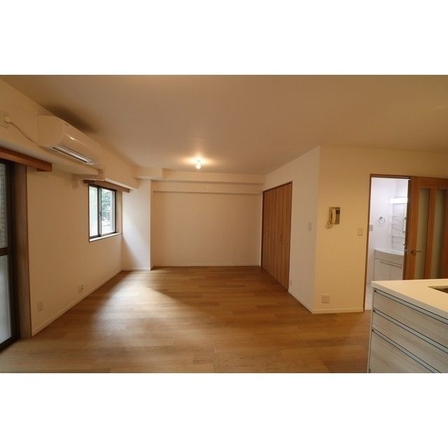 2LDK Mansion in Meguro, Tokyo — photo 3 of 3