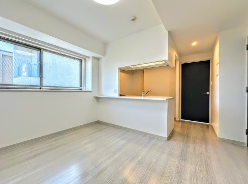 2LDK Mansion in Meguro, Tokyo — photo 3 of 3