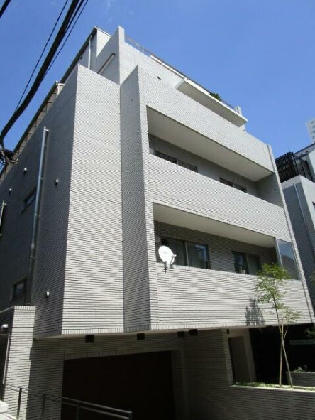 2LDK Mansion in Minato, Tokyo