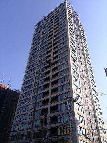 2LDK Mansion in Minato, Tokyo - Image 1
