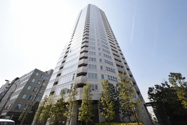 2LDK Mansion in Minato, Tokyo - Image 1