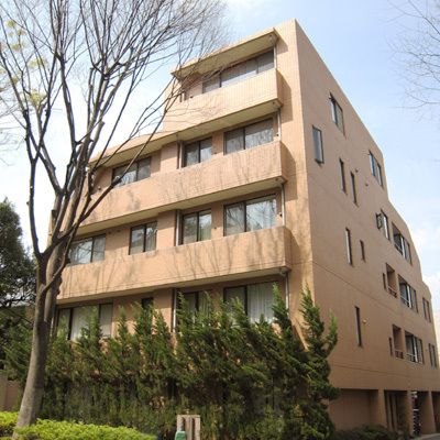 2LDK Mansion in Minato, Tokyo - Image 1