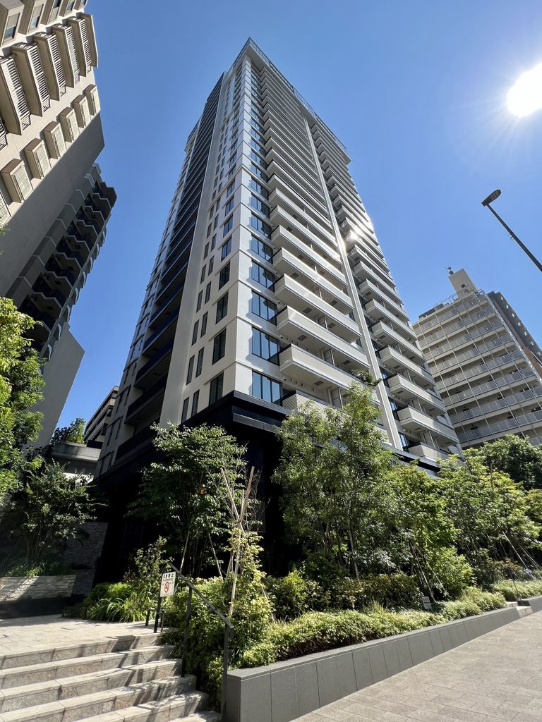 2LDK Mansion in Minato, Tokyo - Image 1