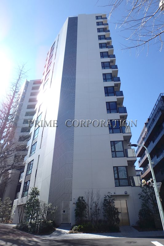 2LDK Mansion in Minato, Tokyo - Image 1