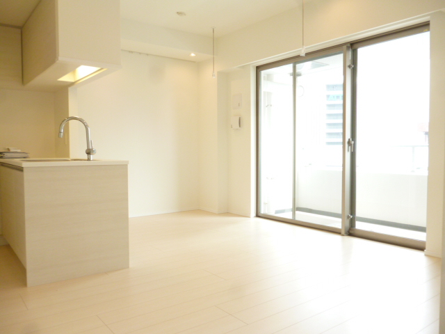 2LDK Mansion in Minato, Tokyo — photo 3 of 3