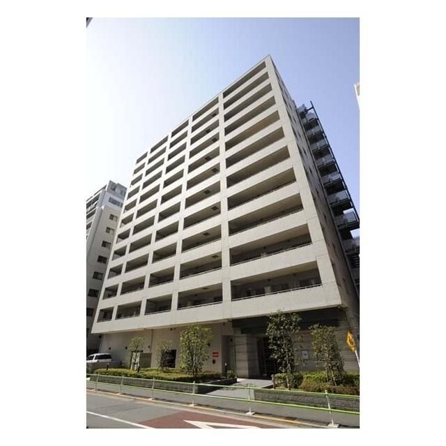 2LDK Mansion in Minato, Tokyo - Image 1