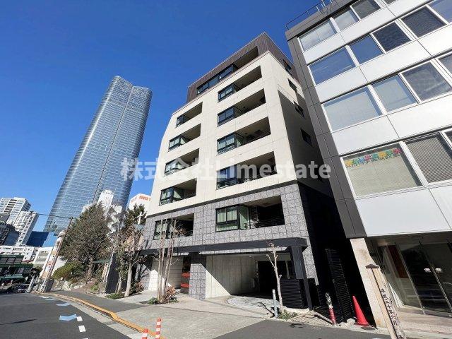 2LDK Mansion in Minato, Tokyo - Image 1